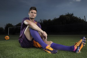 开云体育官网-戈麦斯，波斯铁骑的暗夜灯塔，照见足球与家园的永恒博弈