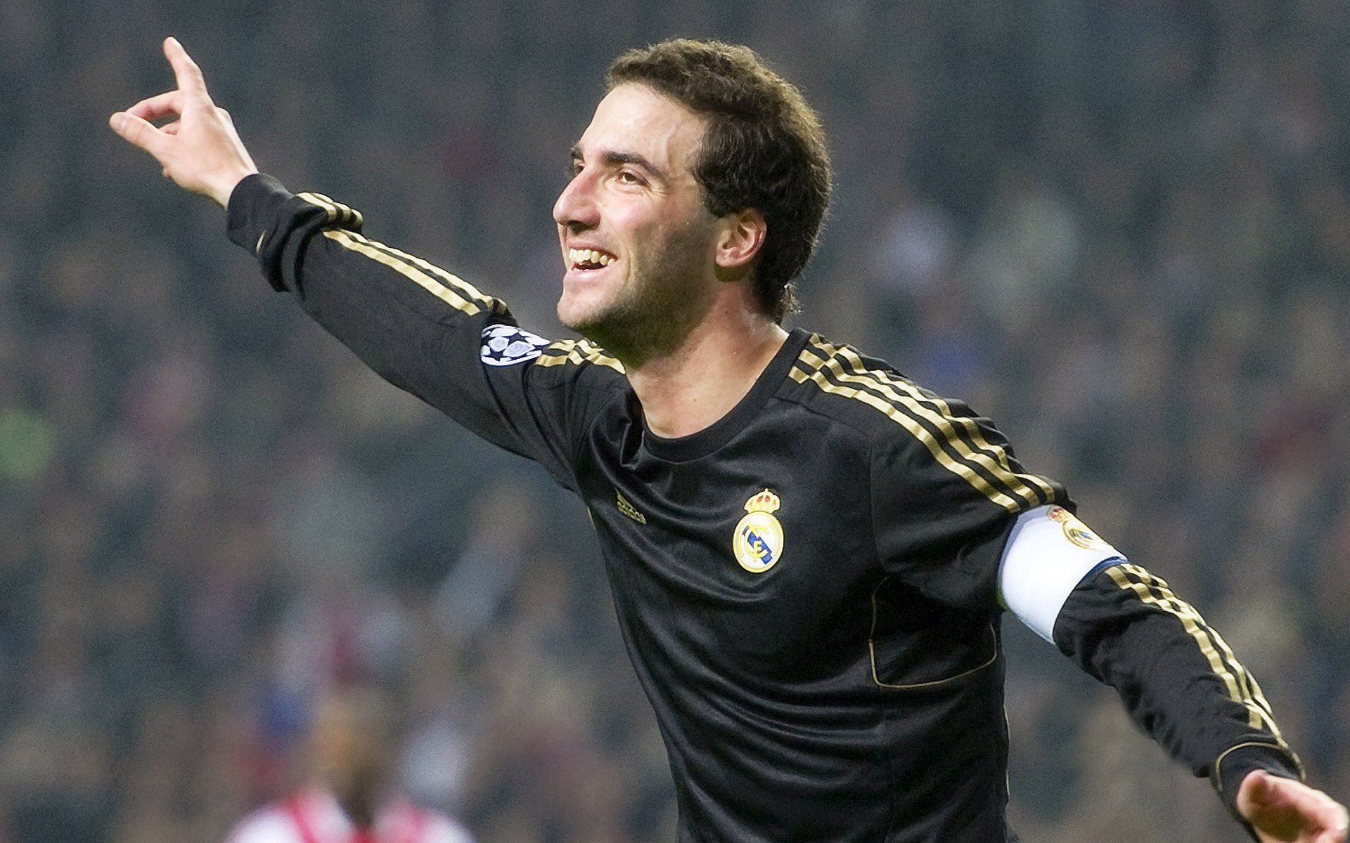 淘汰巴萨的，不是赖斯，是新西兰的野蛮人